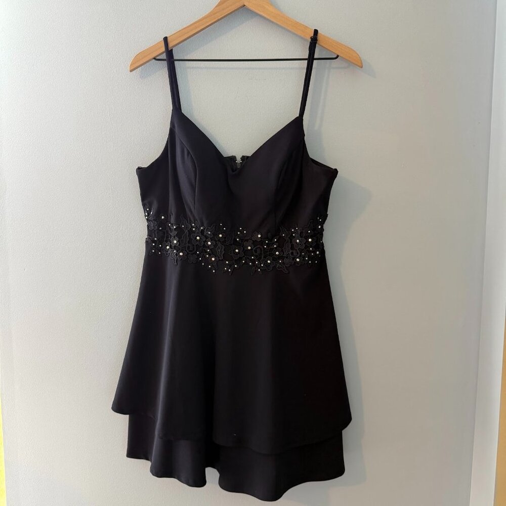 City Triangles Navy Blue Cocktail Dress Juniors Size 15  Lace Detail NWOT
